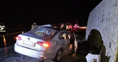 Sivas'ta feci kaza! İki otomobil çarpıştı: Ölü ve yaralılar var