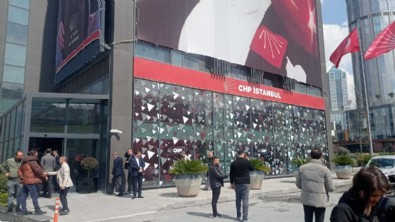 CHP'de bu da yaşandı! CHP İstanbul İl Binası'na girip tuvaletlerini yaptılar