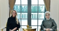 Emine Erdoğan, KKTC Cumhurbaşkanı'nın eşi Erhürman ile bir araya geldi Haberi