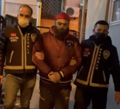 Bahadır Ünlü Çalışanını Dövdü!