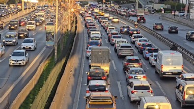 İstanbul'da İlk ders günü kabusu! Trafik durma noktasına geldi