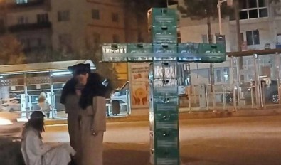 Bira Kasaları İle Haç Yaptılar!