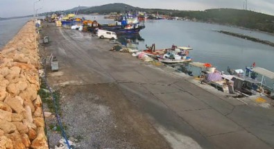 Direksiyon hakimiyetini kaybetti! Araç denize uçtu