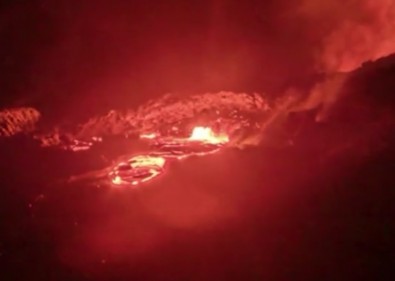 Kilauea Yanardağı Yeniden Lav Püskürtüyor!