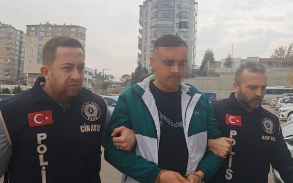 Baba Evinde Ağabeyini Öldürdü!