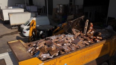 Antalya'da gıda skandalı! Tarihi geçmiş 25 bin tavuk...