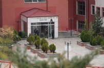 REHİN - Gümüşhane Üniversitesi'nde Silahlı Kişi Memuru Rehin Aldı!