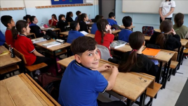 Ara tatil kalkacak mı? Bakan Tekin'den açıkladı