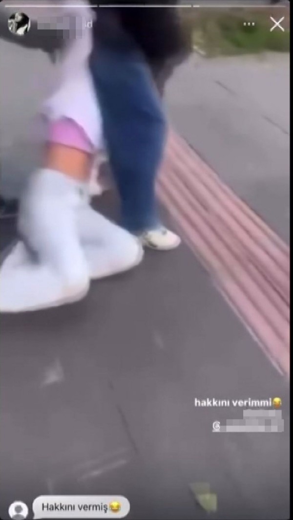 Akran Zorbalığı Devam Ediyor! Sokak Ortasında...