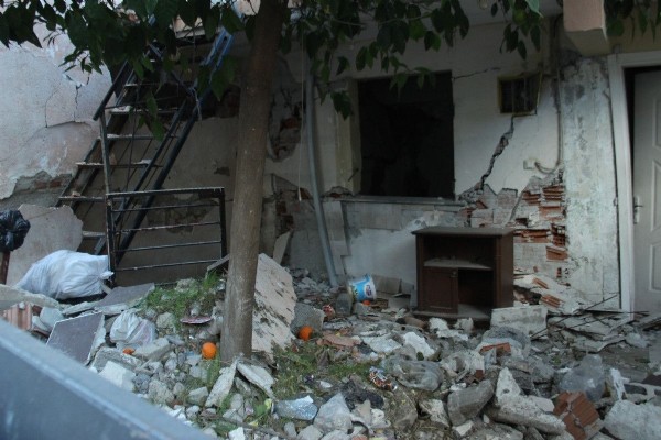 İzmir'de Onat Tüneli inşaatı kabusa döndü: Mahalleli Cemil Tugay'dan çözüm istiyor