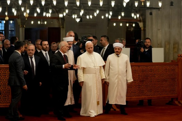 Papa 14. Leo, Sultanahmet Camii'ni ziyaret etti! Bakan Ersoy eşlik etti