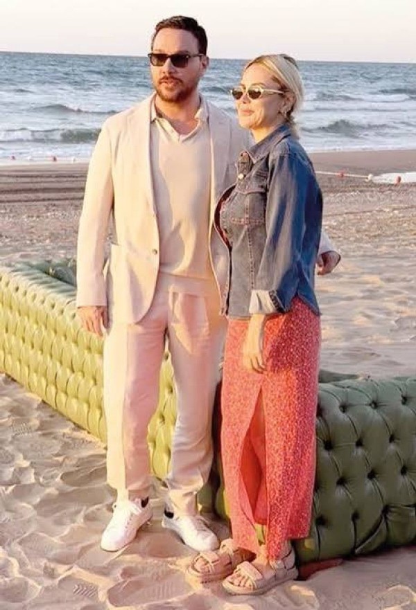 Ece Erken ateş püskürdü