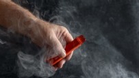 Elektronik sigarada gizli tehlike! Riski artırıyor Haberi
