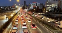 İstanbul'da trafik kilit! Yoğunluk yüzde 76'ya çıktı... Haberi