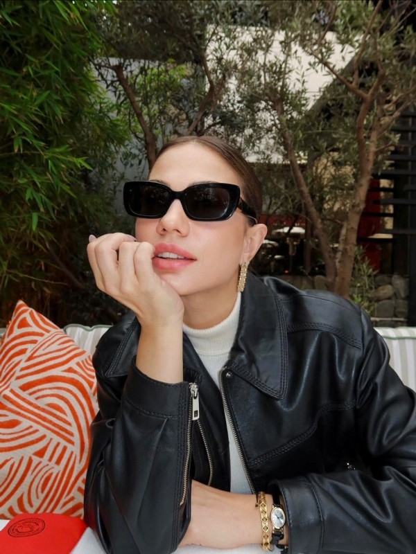 Demet Özdemir'in sokak modası