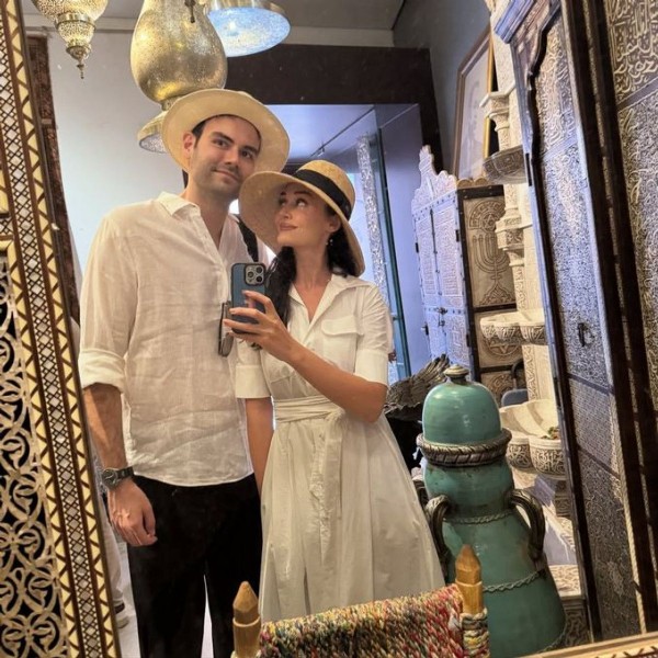 Romantik karelerle beğenileri kazandı