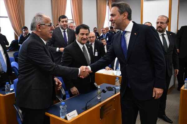 CHP'li vekilin 'Tüp boş' şovu elinde patladı! Bakan Bayraktar'ın cevabı gündem oldu