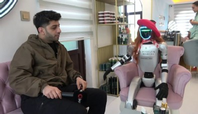 Güzellik Merkezine Robot İşçi!