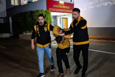 Böyle Baba Olur Mu? Çocuğunu Yere Fırlattı!