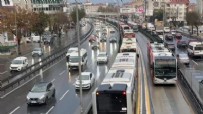 İstanbul'da ulaşım çilesi bitmiyor! Seferler durdu