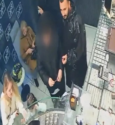 Kumar Borcu İçin Çaldı! Kuaförde Yakalandı!