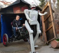 ROBOT - Hurda Malzemelerden Robot Yaptı!