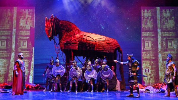 ROMA KOLEZYUM’A GÖBEKLİTEPE’DEN SONRA TROY’A ÇIKARMASI