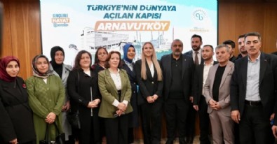 CHP’de çöküş derinleşiyor: Arnavutköy’de 2 meclis üyesi ve 150 üye AK Parti’ye geçti