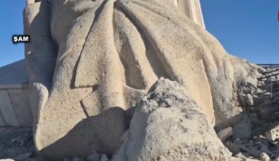 Suriye'de Halk Zaferini Simgeleyen O Yıkım!