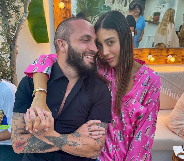 3 aydır lüks otelde yaşıyor