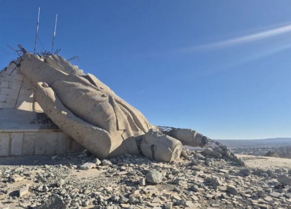 Suriye'de Halk Zaferini Simgeleyen O Yıkım!