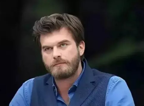 Kıvanç Tatlıtuğ'un Kazancı Dudak Uçuklattı!