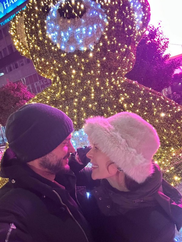 Berk Oktay eşiyle birlikte tatilde