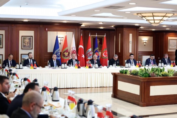 Zorunlu askerlikte yeni dönem! Bakan Güler'den kritik mesaj