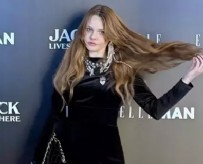 Naz Elmas Davete Damga Vurdu!