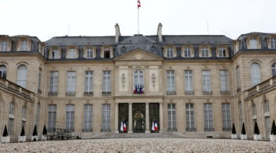 Paris'te Bu Kez Elysee Sarayı Soyuldu!