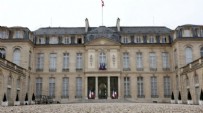 Paris'te Bu Kez Elysee Sarayı Soyuldu!