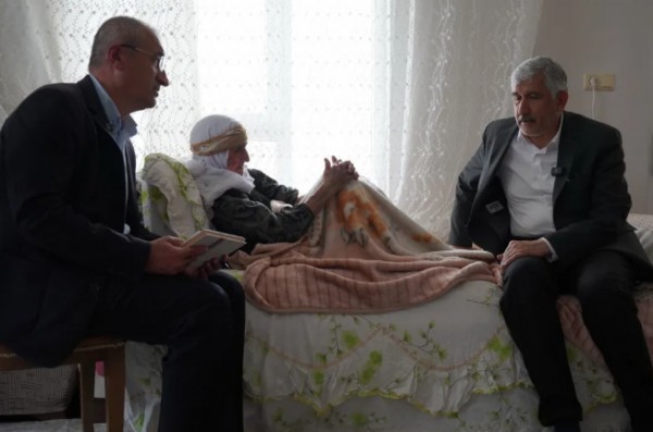 Adıyamanlı Teyze 105 Yaşında AK Parti'ye Üye Oldu!