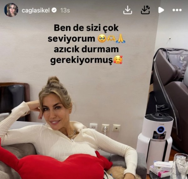 Çağla Şikel Rahatsızlandı!