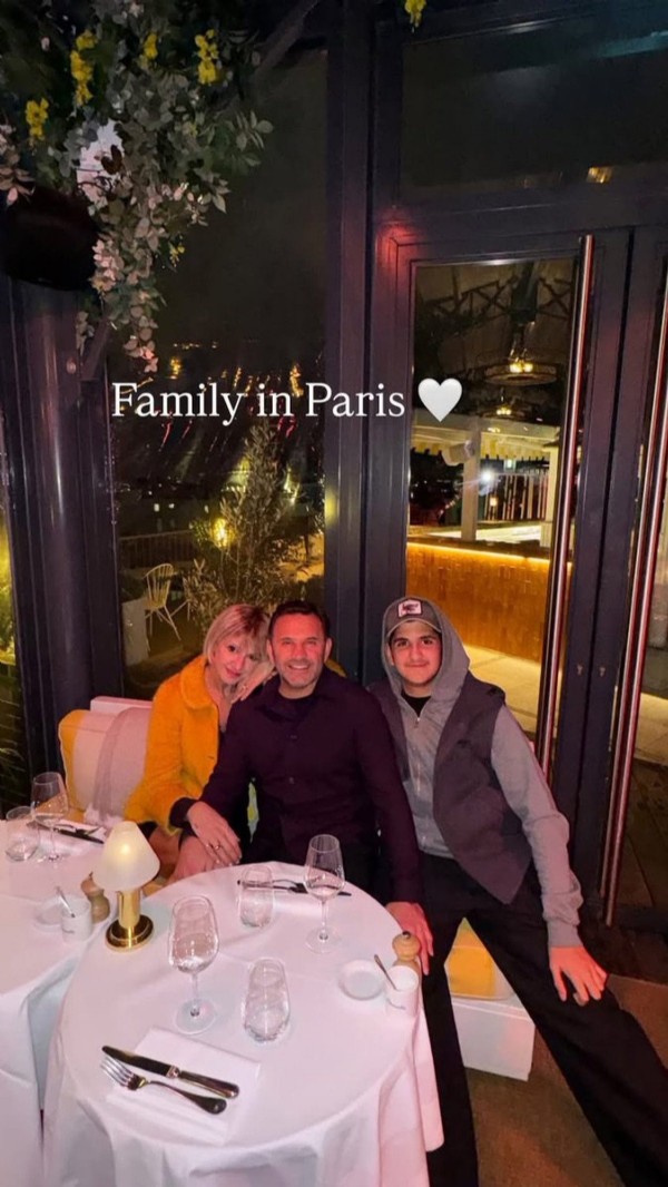 Eski eşiyle Paris'e gitti