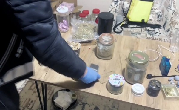 Villada Uyuşturucu Üretiyorlardı! Adana'da Operasyon...