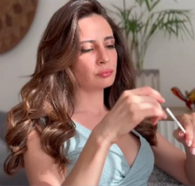 Esra Şengünalp Dizi İçin Saçlarını Kesti!