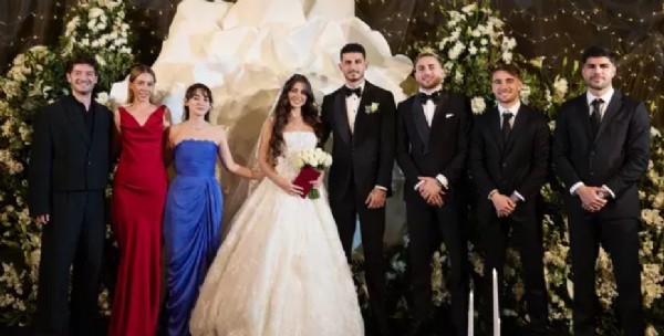 Ünlü Futbolcu Evlendi!