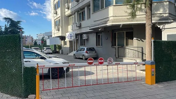İzmir'de zimmet krizi! Eski CHP il başkanının da bulunduğu 9 şüpheli adliyeye sevk edildi