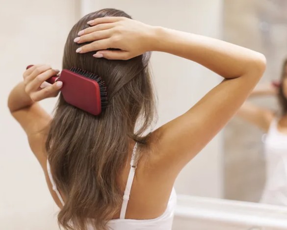 Bu Alışkanlık Saçları Mahvediyor!