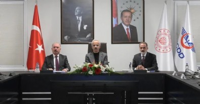 Bakan Uraloğlu açıkladı! Kırıkkale - Çorum Hızlı Tren Hattı'nda çalışmalar hızlandı Haberi