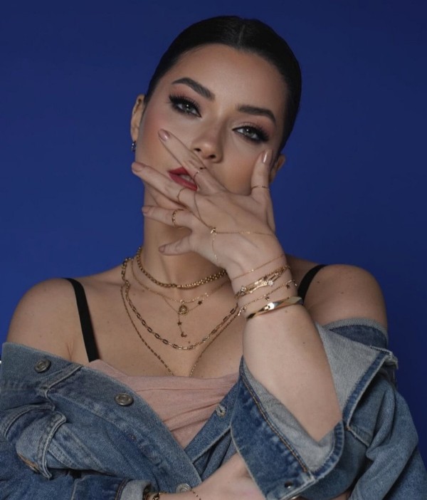 Merve Boluğur’dan şaşırtan paylaşım