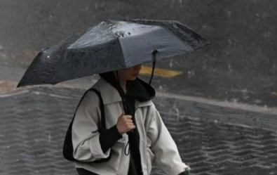 Meteoroloji Uyardı: Ege ve Akdeniz’de Kuvvetli Yağış Bekleniyor