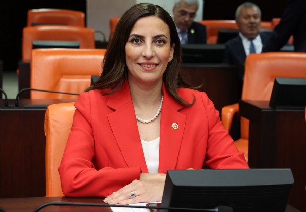 Yeni A takımı CHP'yi karıştırdı! Genel merkezle iç muhalefet arasındaki düello kızıştı