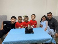 Bakan Göktaş, üçüzler Recep, Tayyip, Erdoğan'ın doğum günlerini kutladı